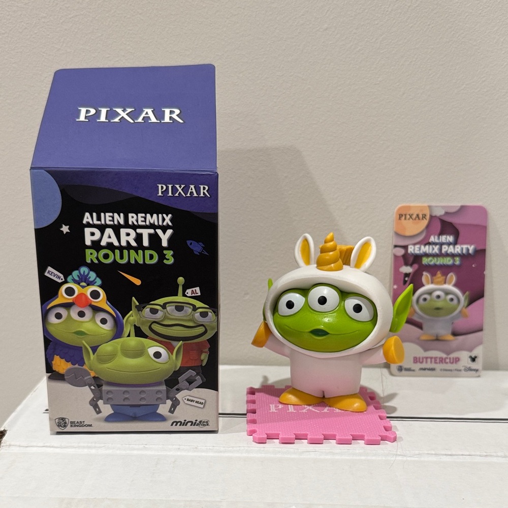 Disney Pixar Alien Remix Buttercup Figure - Green and White